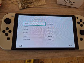 Nintendo Switch Oled  beschikbaar voor biedingen
