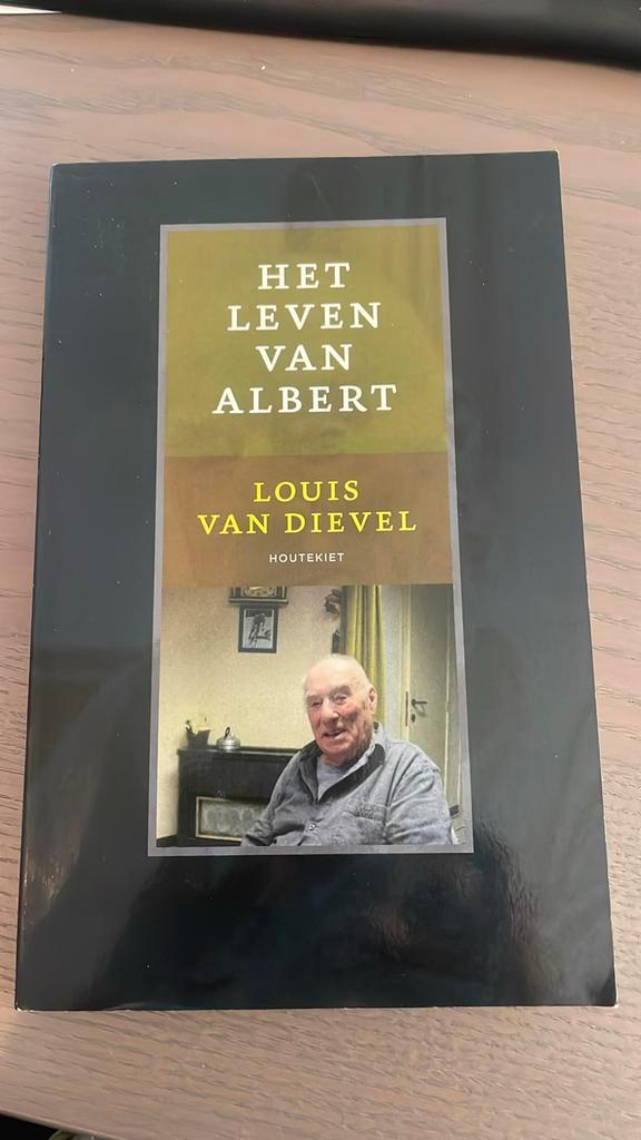 Het leven van Albert - Louis van Dievel, Boeken, Literatuur, Gelezen, Ophalen of Verzenden