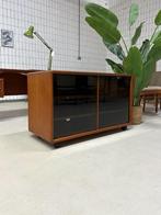 Vintage audiokast, tv-meubel Deens Design - Dyrlund, Comme neuf, 100 à 150 cm, 25 à 50 cm, Vintage