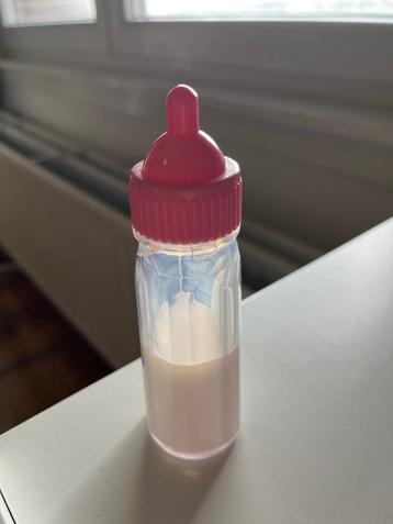 Magisch poppenflesje beschikbaar voor biedingen