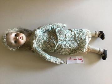poupée ancienne en porcelaine, 44 cm de long