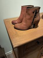 Enkellaarzen, Enlèvement