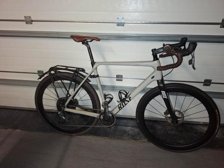 Rose backroad carbon sram force axs etap, Vélos & Vélomoteurs, Vélos | Hommes | Vélos de sport & Vélo de randonnée, Suspension