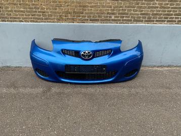 voorbumper toyota aygo blauw 2005 tot 2011 kleurcode 8U7 beschikbaar voor biedingen