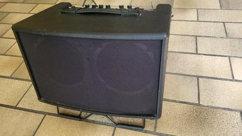 Ampli combo ROLAND AC-60 (acoustic chorus stéréo), Muziek en Instrumenten, Versterkers | Bas en Gitaar, Gebruikt, Gitaar, Ophalen