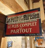 Oud dubbelzijdig geemailleerd bord Le Petit Parisain, Reclamebord, Gebruikt, Ophalen