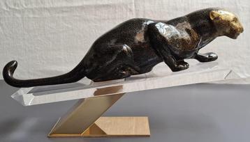 Giullia Mangani Oggetti Porcelain & Lucite Panther Sculpture beschikbaar voor biedingen