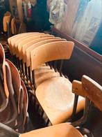 Vintage houten schoolstoelen en stapelstoelen, Ophalen