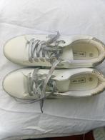 Leuke schoenen met zilverglitter en veters. Maat 39, Kleding | Dames, Schoenen, Ophalen, Pumps, Wit, Zo goed als nieuw