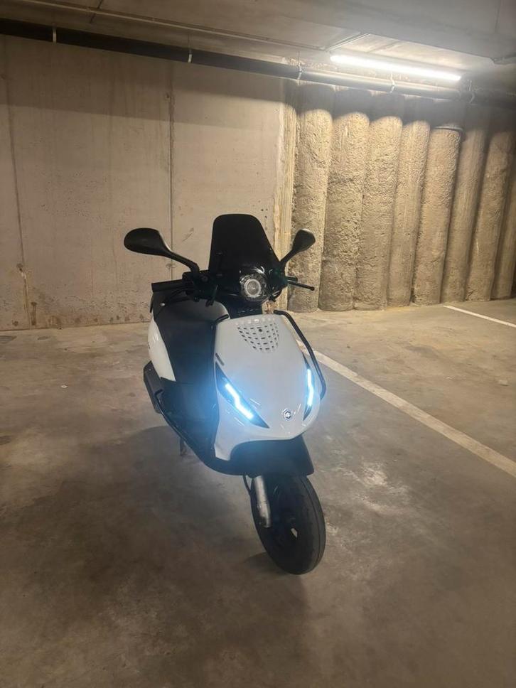 Piaggio zip 4t carberateur, Fietsen en Brommers, Scooters | Piaggio, Zo goed als nieuw, Zip, Ophalen of Verzenden