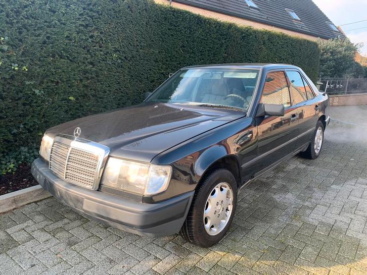 Mercedes-Benz oldtimer W124, Auto's, Mercedes-Benz, Particulier, 190-Serie, Open dak, Benzine, Automaat, Ophalen