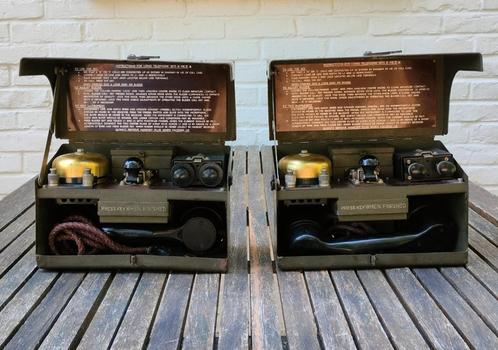 2 Stuks. Britse militaire veldtelefoon. Wereldoorlog II., Boeken, Oorlog en Militair, Landmacht, Tweede Wereldoorlog, Ophalen of Verzenden