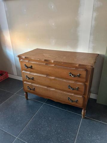 Oude (vintage) ladekast beschikbaar voor biedingen
