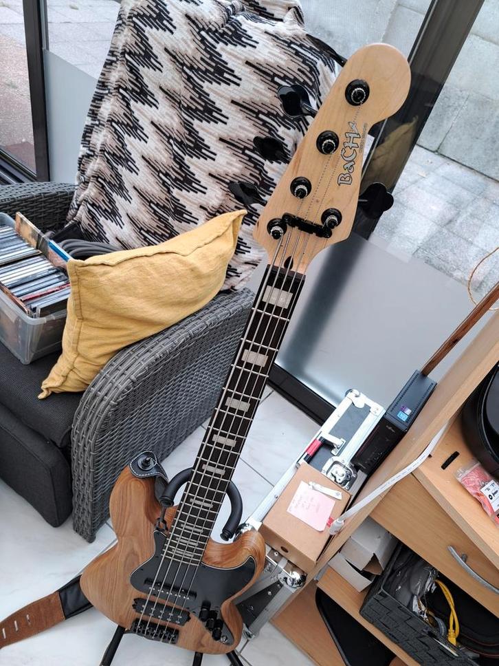 Zelfbouw 5 snarige bas, Muziek en Instrumenten, Snaarinstrumenten | Gitaren | Bas, Nieuw, Elektrisch, 5-snarig, Ophalen