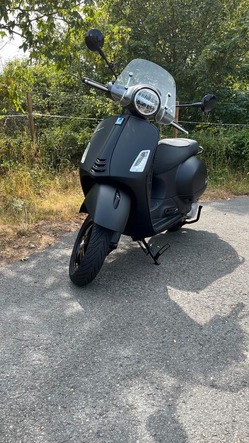 Vespa Super GTS 300 - Notte, Motoren, Motoren | Piaggio, Particulier, 12 t/m 35 kW, 1 cilinder, Ophalen