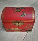 Vintage Aziatische Chinoiserie Art Iron Box uit de jaren 192, Ophalen, Zo goed als nieuw