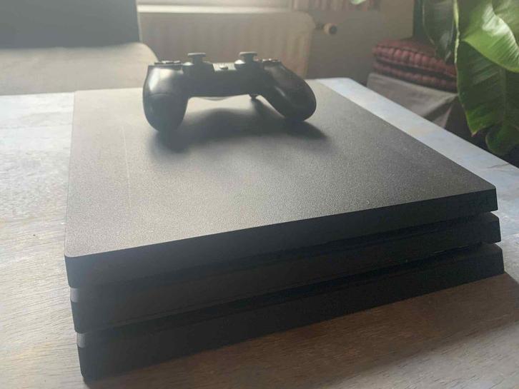PS4 PRO 1TB, manette, jeux, cables, Games en Spelcomputers, Spelcomputers | Sony PlayStation 4, Gebruikt, Pro, 1 TB, Met 1 controller