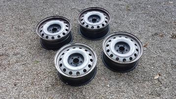 Set van 4 stalen velgen R16 beschikbaar voor biedingen