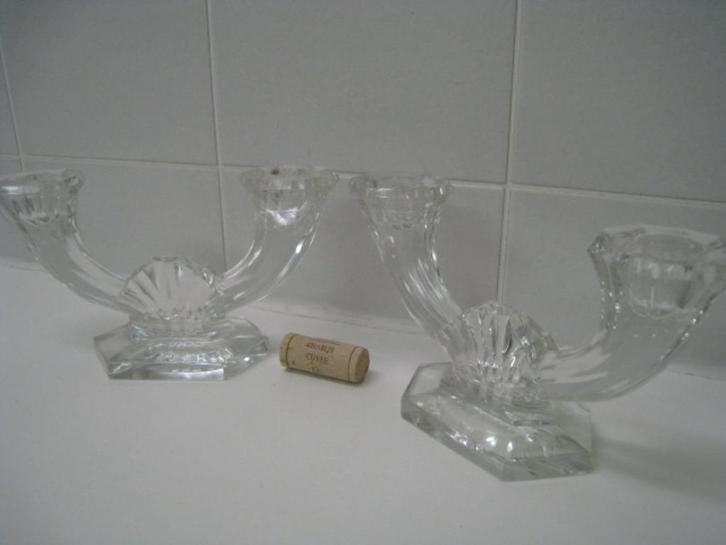 2 antieke glazen kandelaars met 2 armen, Antiek en Kunst, Antiek | Kandelaars, Ophalen