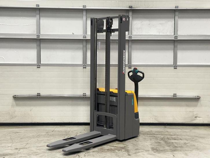 JUNGHEINRICH EJC 112, Zakelijke goederen, Machines en Bouw | Heftrucks en Intern transport, Reachtruck, Elektrisch, 1000 tot 2000 kg