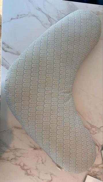 Coussin d'allaitement - propre et en bon état 