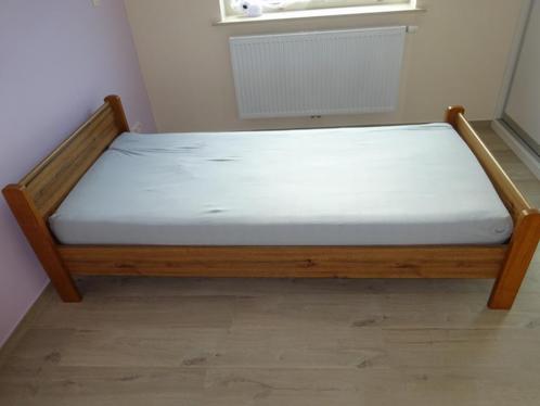 Houten eenpersoonsbed 205 x 95 cm ev. gratis matras, Huis en Inrichting, Slaapkamer | Bedden, Zo goed als nieuw, Eenpersoons, 90 cm
