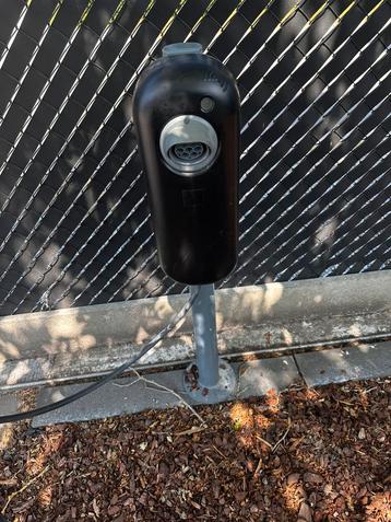 Laadpaal op staander new motion advancee 22kW zwart beschikbaar voor biedingen