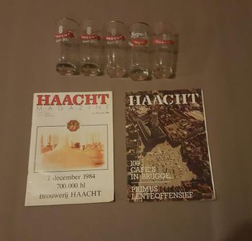 Oude glazen en tijdschriften van brouwerij Haacht 