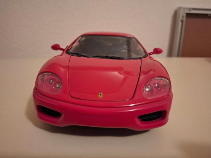 Ferrari Modena 1/18 - mint condition!, Hobby & Loisirs créatifs, Voitures miniatures | 1:18, Comme neuf, Voiture, Burago, Enlèvement