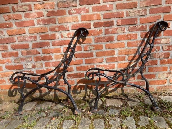 Originele gietijzeren banksteunpoten Napoleon-III periode, Antiek en Kunst, Antiek | Gereedschap en Instrumenten, Ophalen of Verzenden