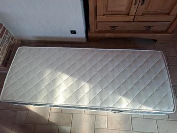 boxspring matras Medium beschikbaar voor biedingen