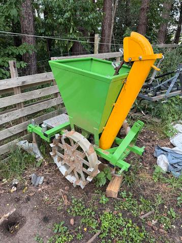 Aardappelplanter 1 rij  beschikbaar voor biedingen