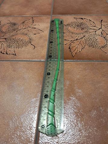 Règle transparente et verte 30cm Maped beschikbaar voor biedingen