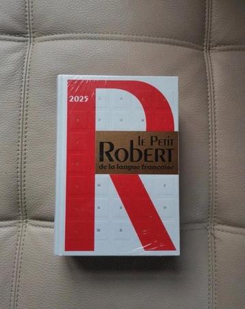 Le Petit Robert 2025 nieuwstaat beschikbaar voor biedingen