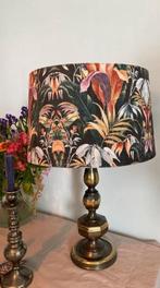 Lamp shade flowers vintage including lamp stand, Huis en Inrichting, Lampen | Tafellampen, Ophalen