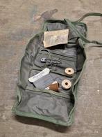 WWII US waterproof sewing kit, Verzamelen, Ophalen of Verzenden