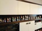 40 figurines en porcelaine différentes (poses), Enlèvement ou Envoi