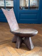 Afrikaanse tribale zetel, Ophalen