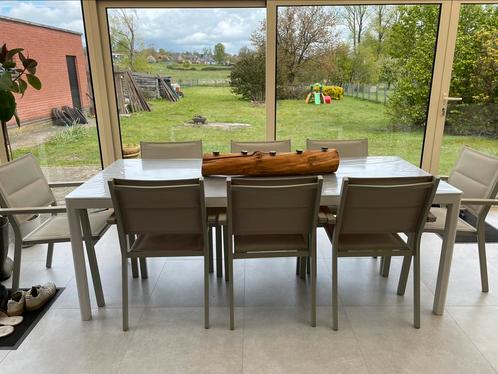 Bristol tuintafel in nieuwstaat met 8 stapelbare stoelen, Tuin en Terras, Tuinsets en Loungesets, Zo goed als nieuw, Ophalen
