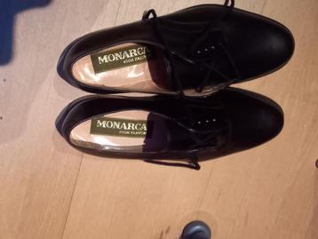 chaussures neuves MONARCA 44,5