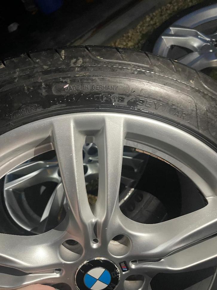 À vendre : ensemble BMW M, jantes de 18 pouces avec pneus., Autos : Pièces & Accessoires, Pneus & Jantes, Pneu(s), 4 Saisons, 18 pouces