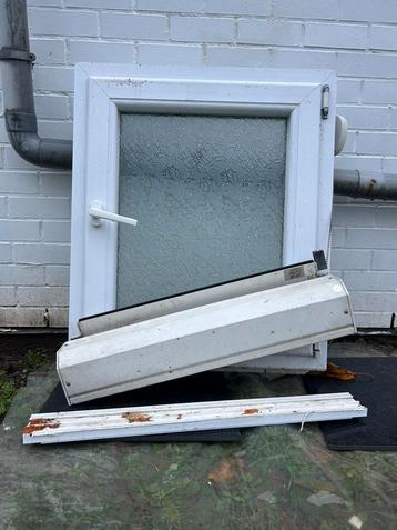 Châssis et Portes Marque ROTO en PVC beschikbaar voor biedingen