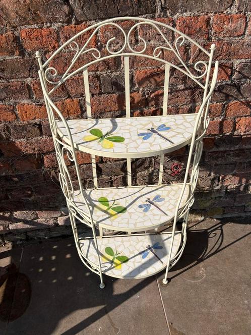 Petite etagere en fer forgé blanche avec mosaiques, Huis en Inrichting, Woonaccessoires | Etagères, Gebruikt, Ophalen
