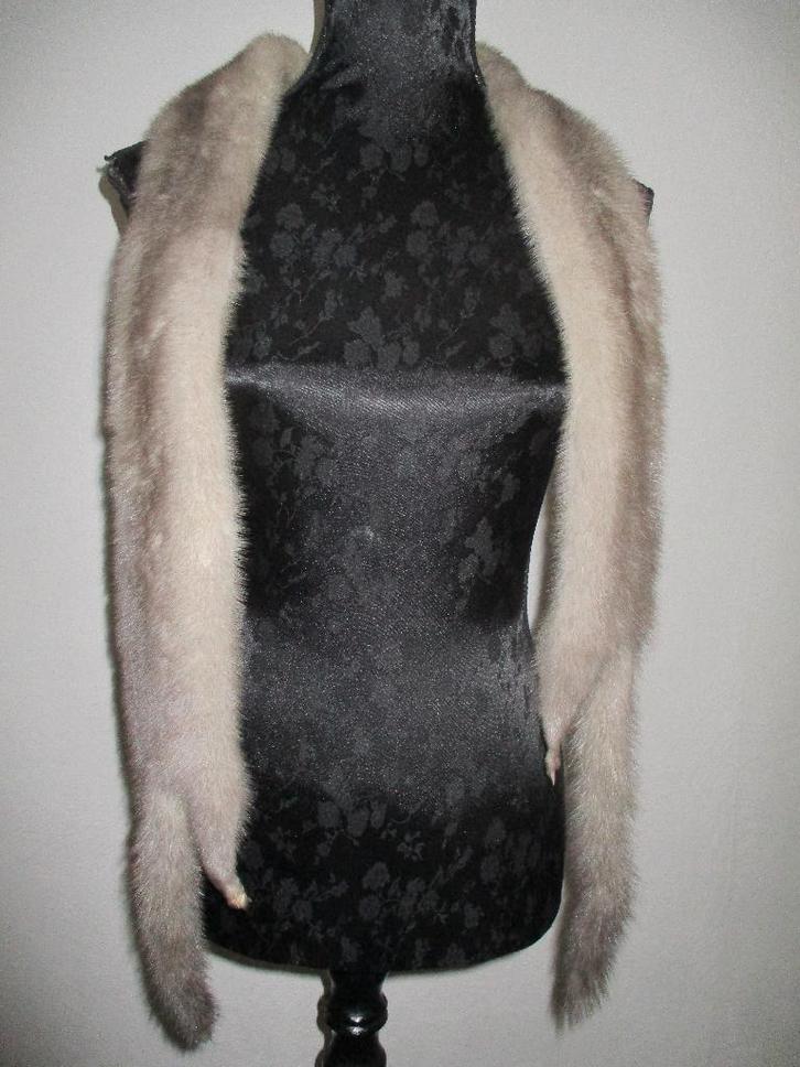 Vintage  NERTSSTOLA ( sjaal )bestaat uit 2 vellen, Vêtements | Femmes, Bonnets, Écharpes & Gants, Porté, Écharpe, Taille 46/48 (XL) ou plus grande