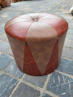 Vintage poef in skai, Huis en Inrichting, Zetels | Voetbanken en poefs, Ophalen, Minder dan 50 cm, Gebruikt, Vintage