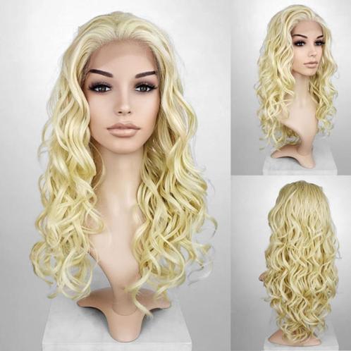 SALE LACE FRONT PRUIK LANG LICHTBLOND HAAR MET KRULLEN, Handtassen en Accessoires, Uiterlijk | Haarverzorging, Nieuw, Pruik of Haarverlenging