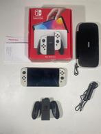 Switch Oled + etui, Games en Spelcomputers, Spelcomputers | Nintendo Switch, Switch OLED, Met 2 controllers, Ophalen of Verzenden