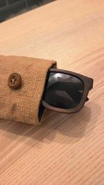 Zonnebril in hout, Ophalen, Zonnebril