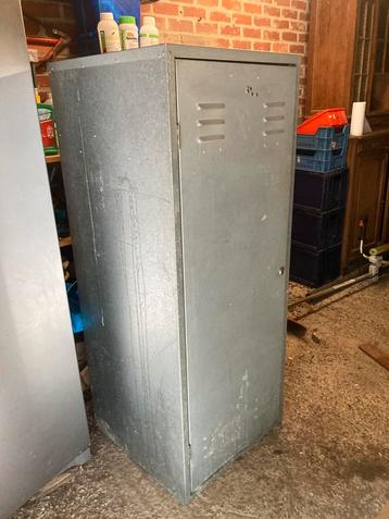 Metalen ruiterskast - 150 H 60-60 B- L  beschikbaar voor biedingen