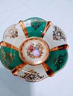 Plat VICTORIA diamètre 13.5 cm, Antiquités & Art, Antiquités | Porcelaine